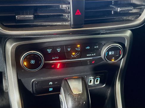 Used 2018 Ford EcoSport SE w/ SE Convenience Package image 23