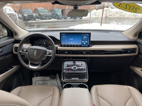 Used 2023 Lincoln Nautilus Reserve image 21