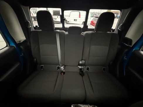 Used 2023 Jeep Gladiator Sport image 14