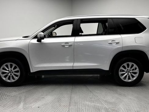 Used 2024 Toyota Grand Highlander AWD image 4