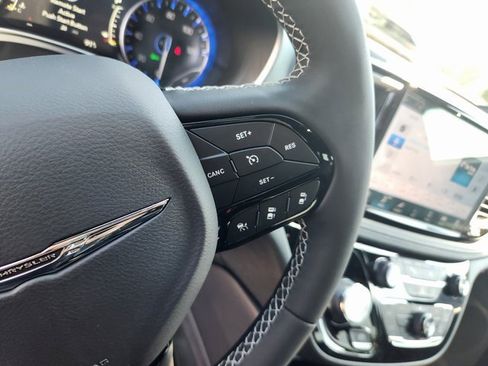 New 2026 Chrysler Pacifica Limited w/ S Appearance Package image 22