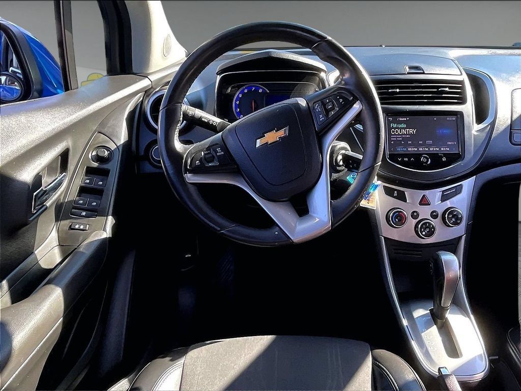 Used 2015 Chevrolet Trax LT w/ LT Plus Package AWD/4WD image 17