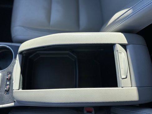 Used 2019 Toyota Highlander Limited image 24