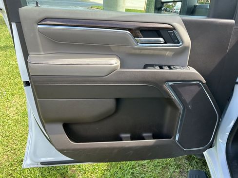 Used 2024 Chevrolet Silverado 2500 LT image 10