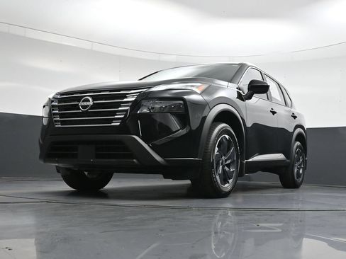 Certified 2026 Nissan Rogue SV FWD image 50