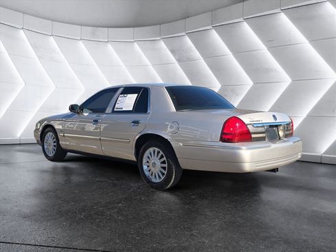 Used 2009 Mercury Grand Marquis LS image 3