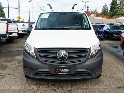 Used 2023 Mercedes-Benz Metris image 2