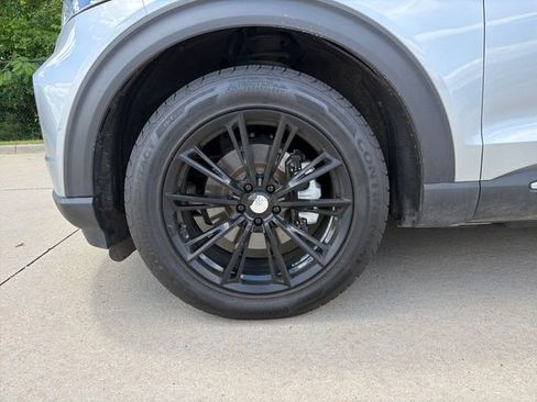 Used 2020 Ford Explorer XLT w/ Comfort Package RWD image 9