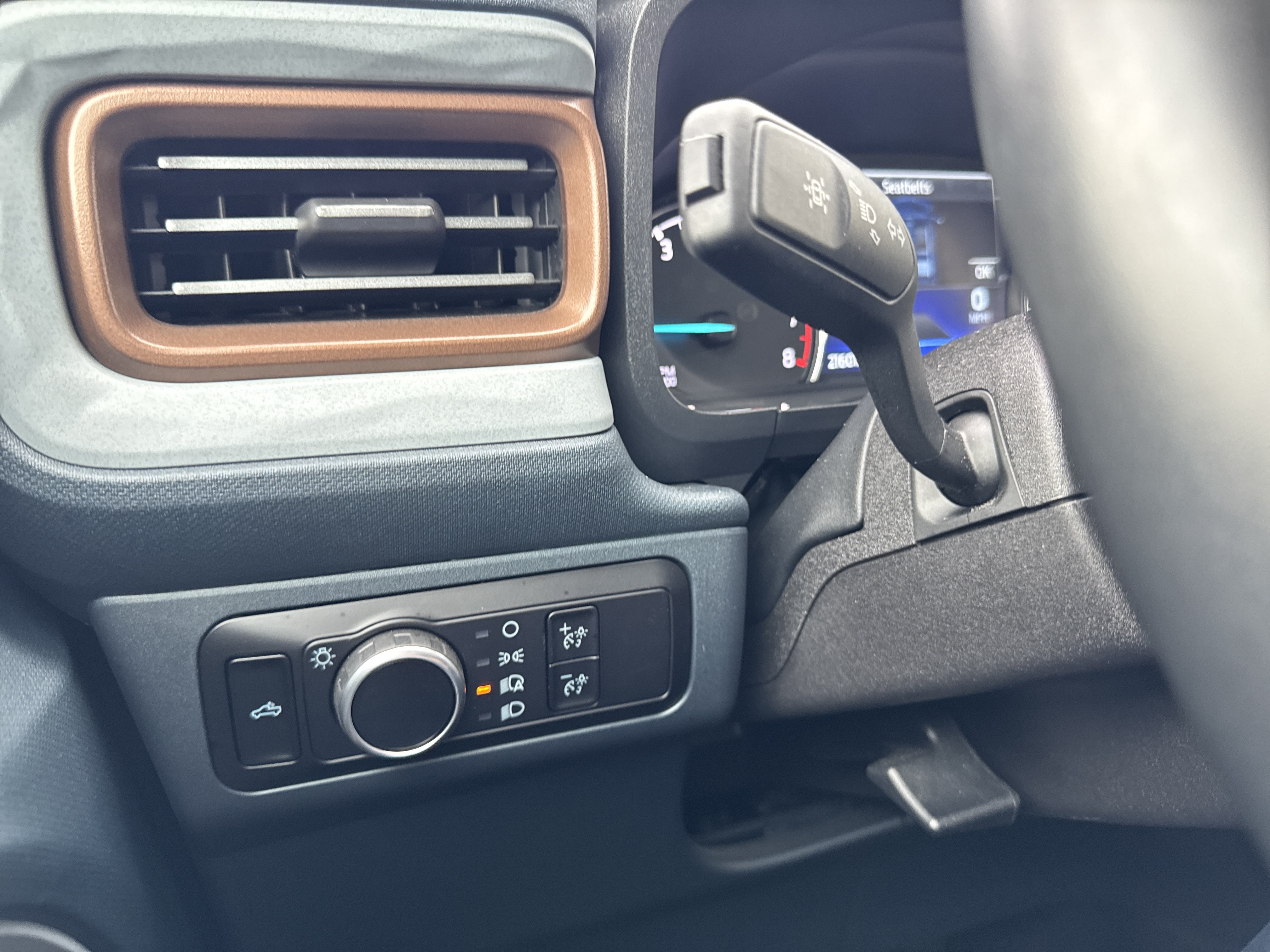 Used 2023 Ford Maverick Lariat w/ Lariat Luxury Package AWD/4WD image 28