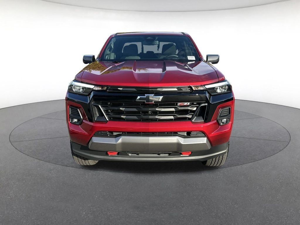 Used 2025 Chevrolet Colorado Z71 w/ Technology Package AWD/4WD image 9