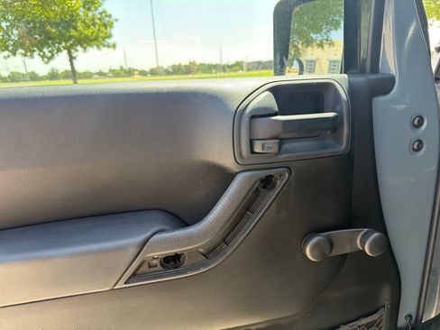 Used 2014 Jeep Wrangler Unlimited Sport AWD/4WD image 13