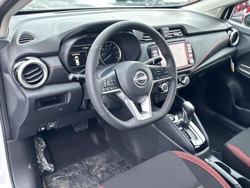 New 2025 Nissan Versa SR w/ Trunk Package image 30