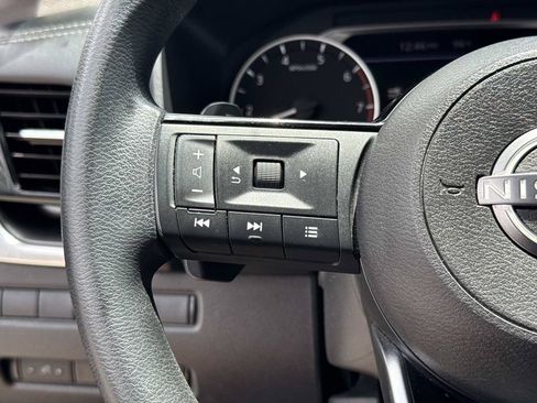 Certified 2022 Nissan Rogue SV FWD image 30