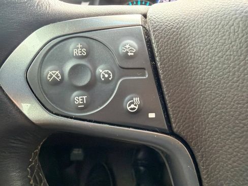 Used 2018 Chevrolet Suburban Premier w/ RST Edition AWD/4WD image 17