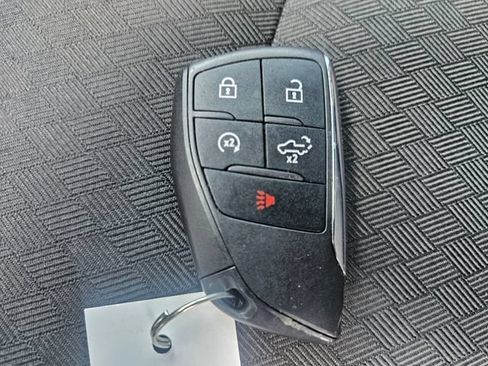 Used 2023 Chevrolet Silverado 1500 LT AWD/4WD image 28