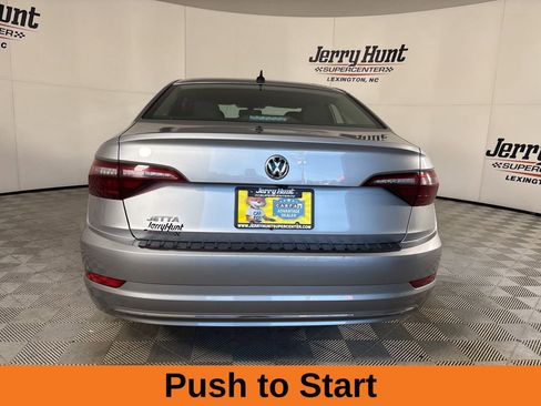 Used 2020 Volkswagen Jetta SE w/ SE Cold Weather Package image 7