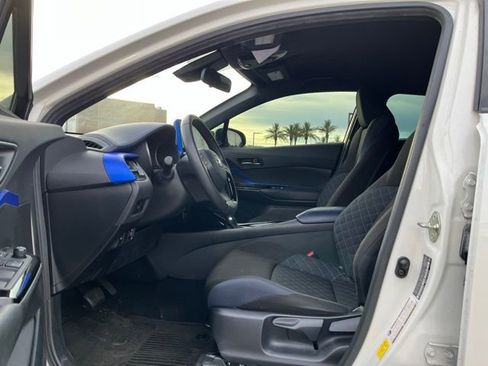 Used 2021 Toyota C-HR XLE image 11