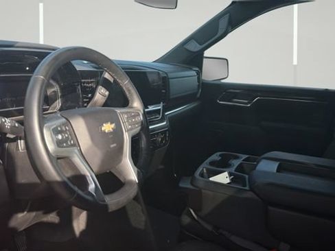 Used 2023 Chevrolet Silverado 1500 LT AWD/4WD image 8
