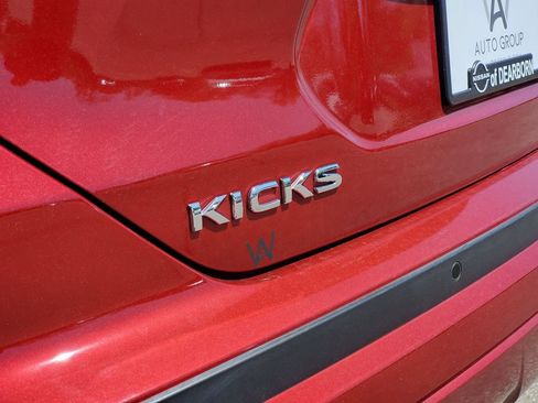 Used 2024 Nissan Kicks SV w/ Interior Electronics Package FWD image 7