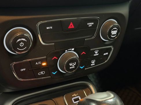 Used 2020 Jeep Compass Latitude w/ Cold Weather Group image 30