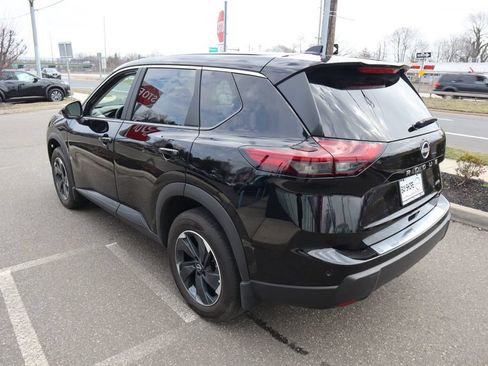 Certified 2025 Nissan Rogue SV AWD/4WD image 8