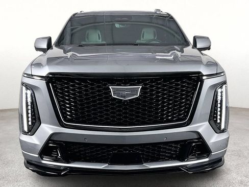Used 2025 Cadillac Escalade V w/ LPO, ONYX Package AWD/4WD image 5