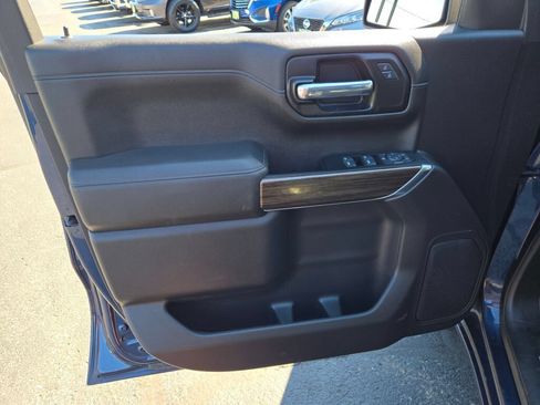 Used 2022 Chevrolet Silverado 1500 LT w/ Z71 Off-Road Package AWD/4WD image 17
