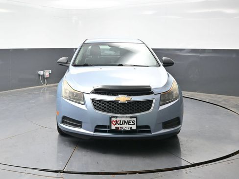 Used 2012 Chevrolet Cruze LS FWD image 4