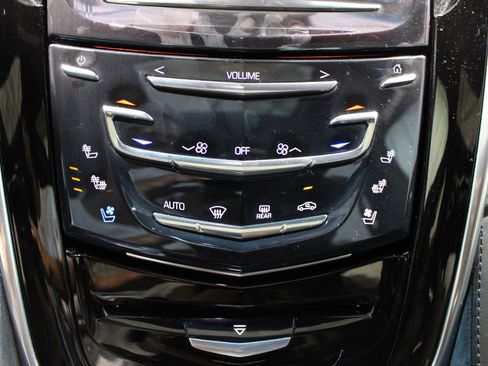 Used 2019 Cadillac Escalade ESV Platinum AWD/4WD image 17