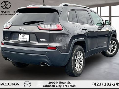 Used 2019 Jeep Cherokee Latitude Plus w/ Cold Weather Group AWD/4WD image 2