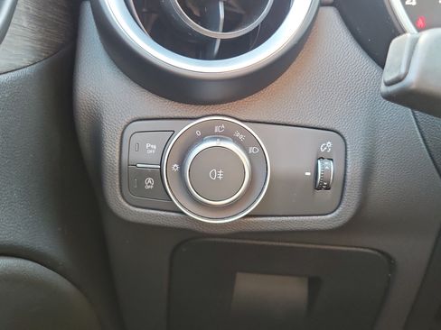 Used 2023 Alfa Romeo Stelvio Ti w/ Active Assist Plus Package AWD/4WD image 27