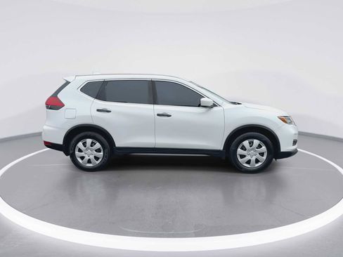 Used 2017 Nissan Rogue S image 9