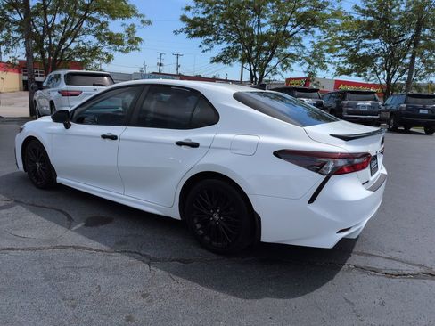 Used 2021 Toyota Camry SE w/ Convenience Package AWD/4WD image 3