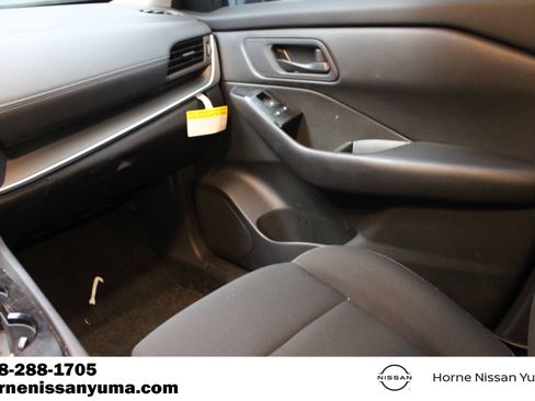 Certified 2025 Nissan Rogue S FWD image 5