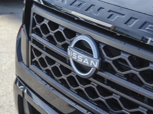 Used 2023 Nissan Frontier SV w/ Midnight Edition Package image 9