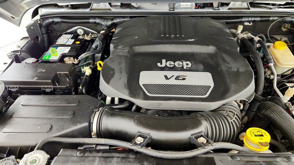 Used 2016 Jeep Wrangler Sahara w/ Connectivity Group AWD/4WD image 25