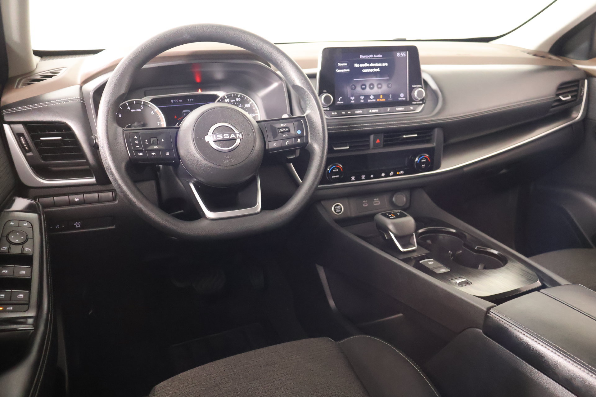 Used 2023 Nissan Rogue SV FWD image 2
