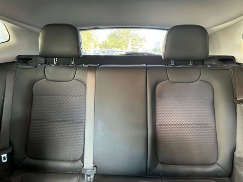 Used 2025 Chevrolet Trax LT image 38