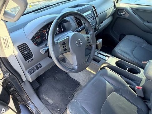 Used 2012 Nissan Frontier SL w/ Moonroof Pkg AWD/4WD image 7