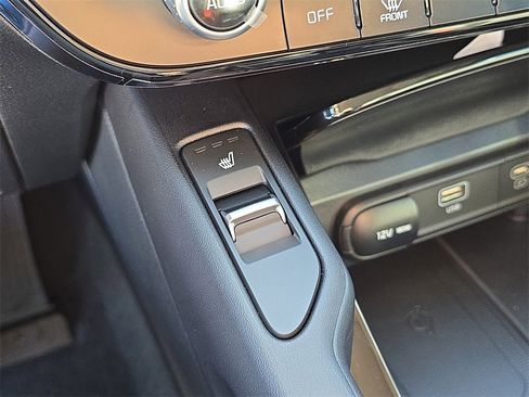 New 2025 Kia Telluride S image 30