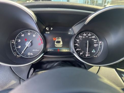 Used 2018 Alfa Romeo Giulia Quadrifoglio w/ Driver Assist Dynamic Package image 2