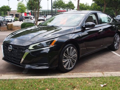 Used 2023 Nissan Altima 2.5 SL AWD/4WD image 3