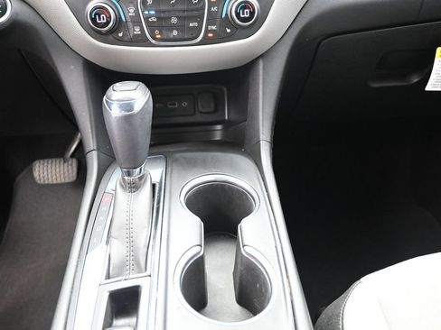 Used 2019 Chevrolet Equinox LT FWD image 14