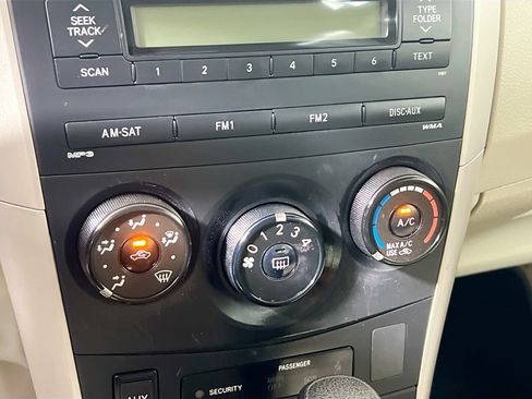 Used 2012 Toyota Corolla L FWD image 26