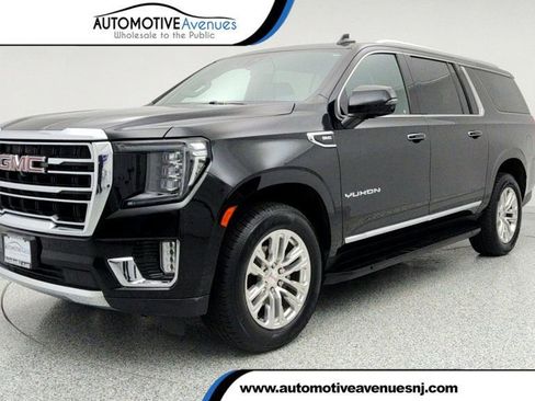 Used 2022 GMC Yukon XL SLT w/ SLT Premium Package image 1