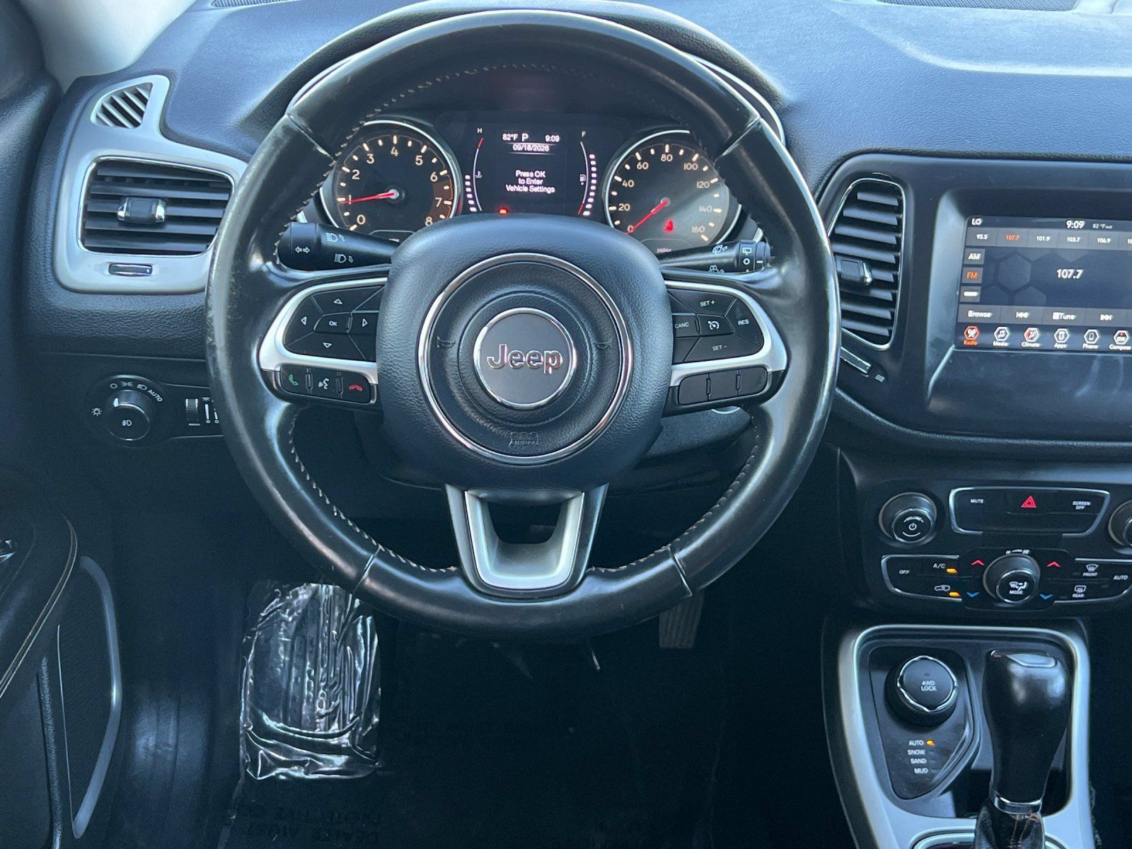 Used 2020 Jeep Compass Latitude AWD/4WD image 13