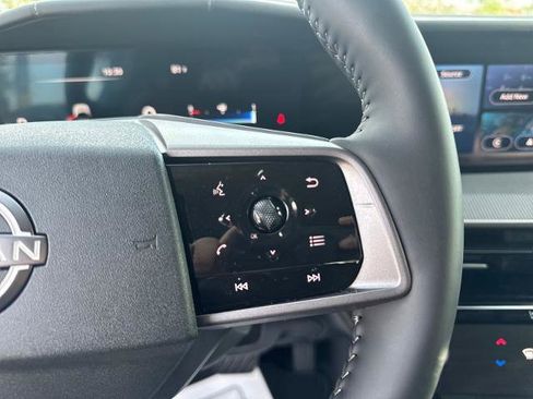 Certified 2025 Nissan Murano SV image 14