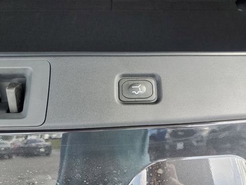 New 2025 Ford Expedition Active image 9