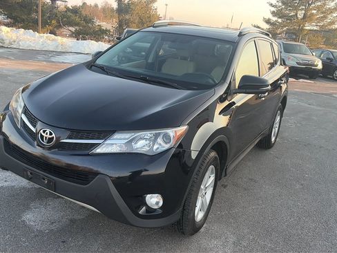Used 2013 Toyota RAV4 XLE image 19