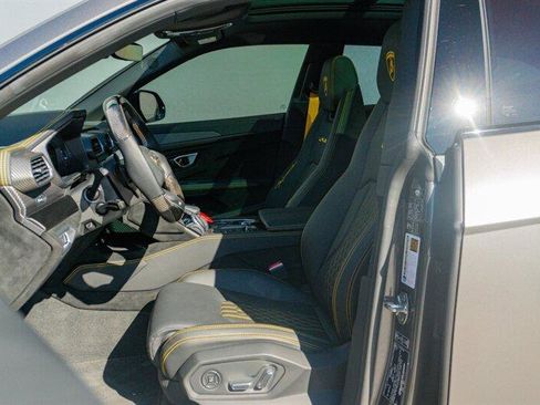 Used 2024 Lamborghini Urus Performante image 13